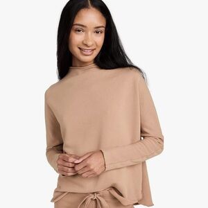 Frank and Eileen funnel neck capelet. Size L